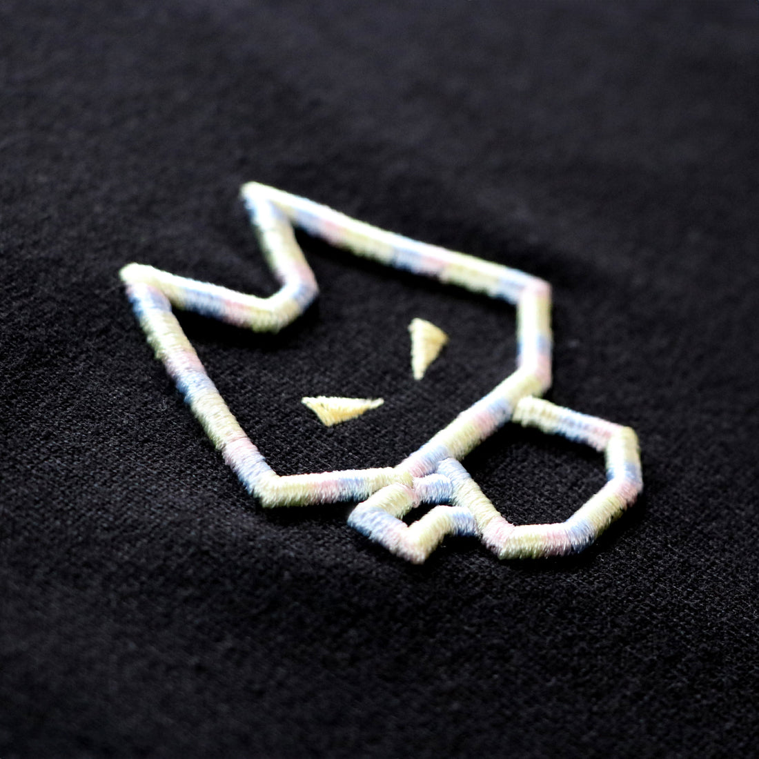 Cat Embroidery Tee Black / Multi Color・Light Grey Bicolor